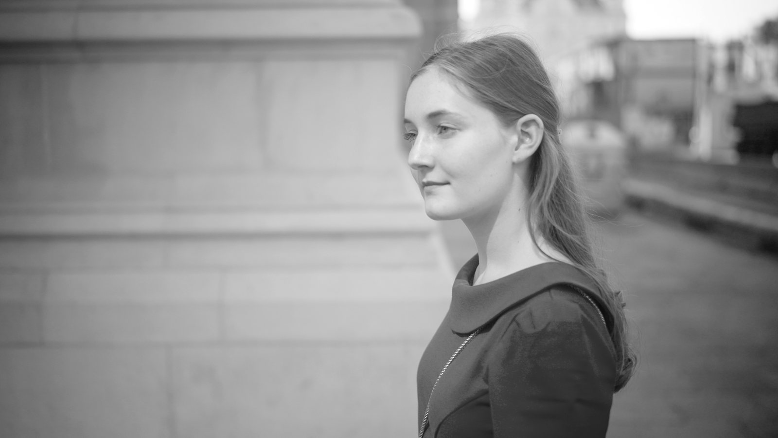 Portrait of Alma Deutscher in profile